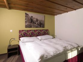 zimmer 5 bett